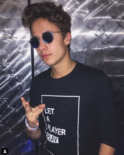 Juanpa Zurita no pudo faltar en esta categoría, él sabe muy bien cómo conectar con sus fans a través de la red, por eso quedó nominado en 6 Segundos de Fama. Él tiene más de 1 millón de seguidores y más de 656 mil loops.