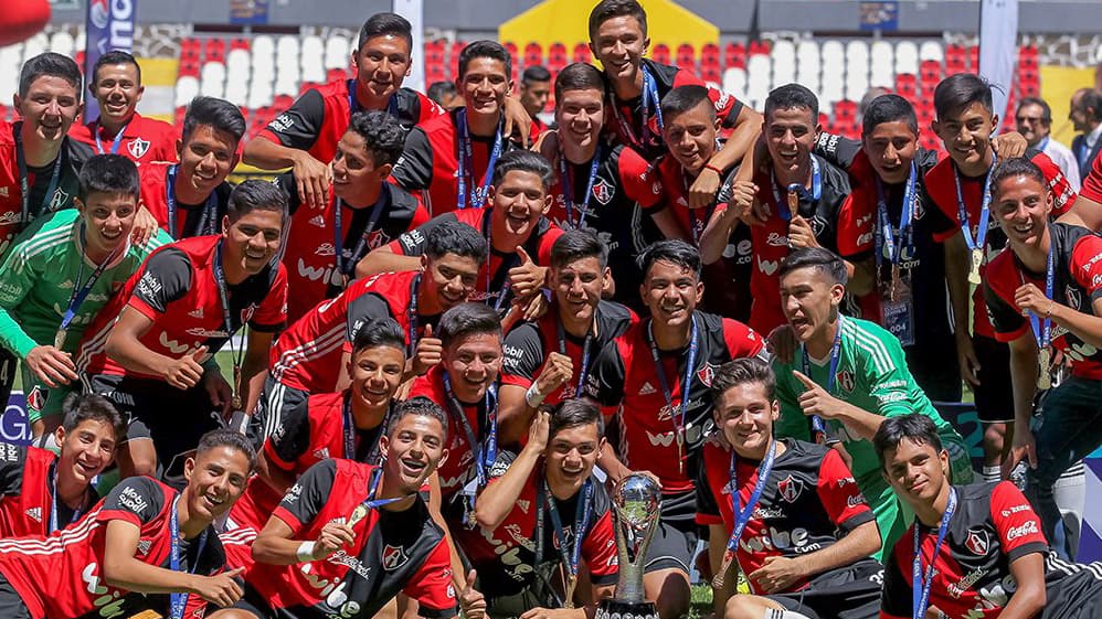 El hijo de 'Rafa' Márquez salió campeón en el Sub-15 de Atlas tras ganarle a Chivas