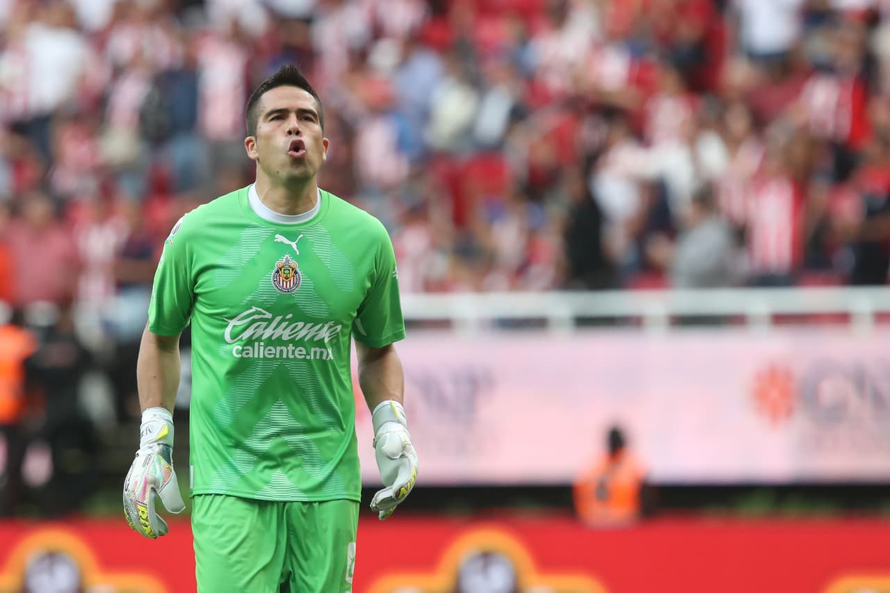 Con un Jiménez pletórico, Chivas venció 1-0 al líder Rayados y llegó a dos triunfos consecutivos en el Apertura 2022.