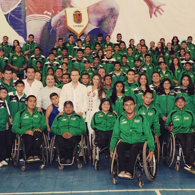 Siempre ha apoyado la carrera de Manuel Velasco en la política.