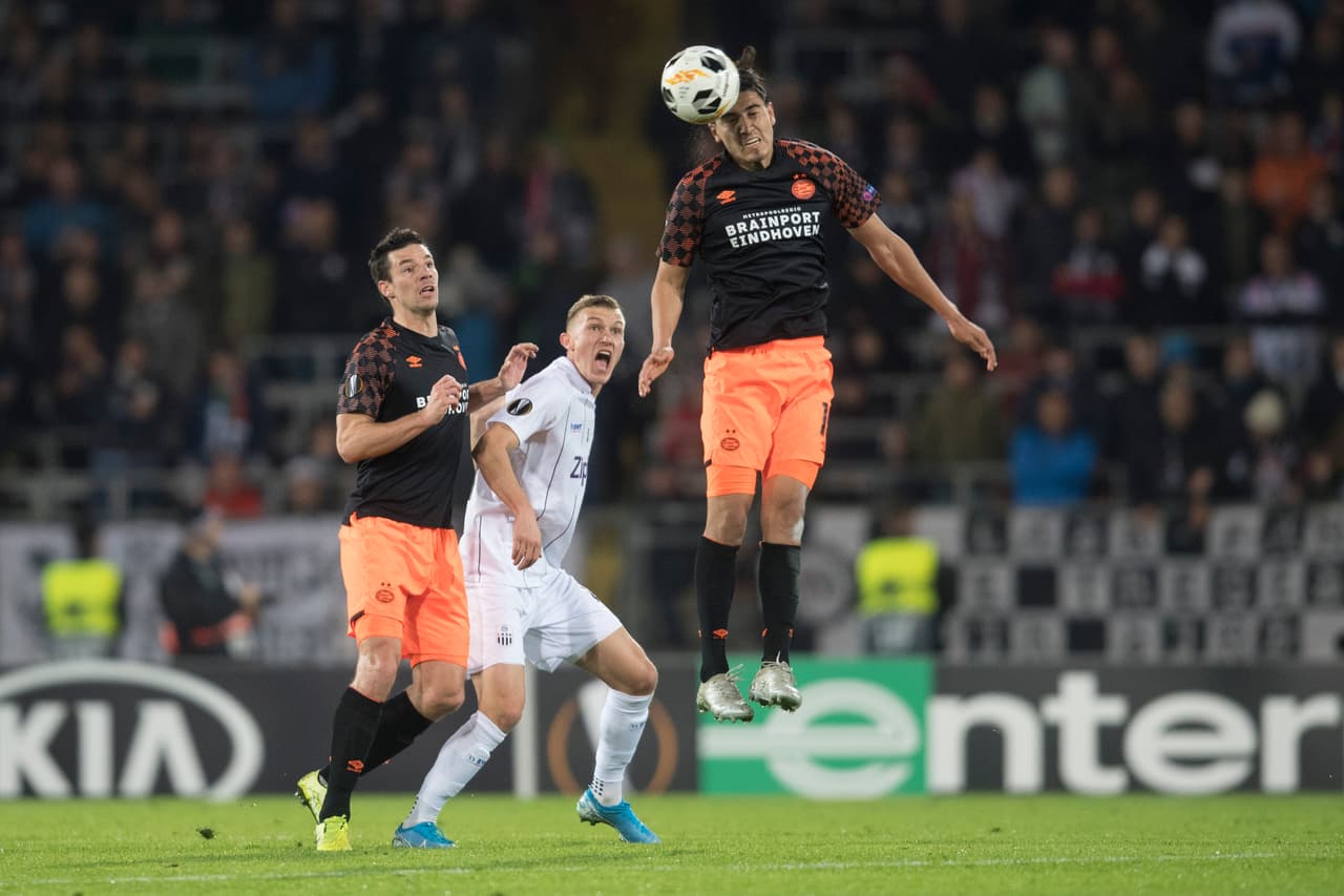 Mientras tanto, el PSV no avanzó de la Fase de Grupos tras quedar en la tercera posición del Grupo D.