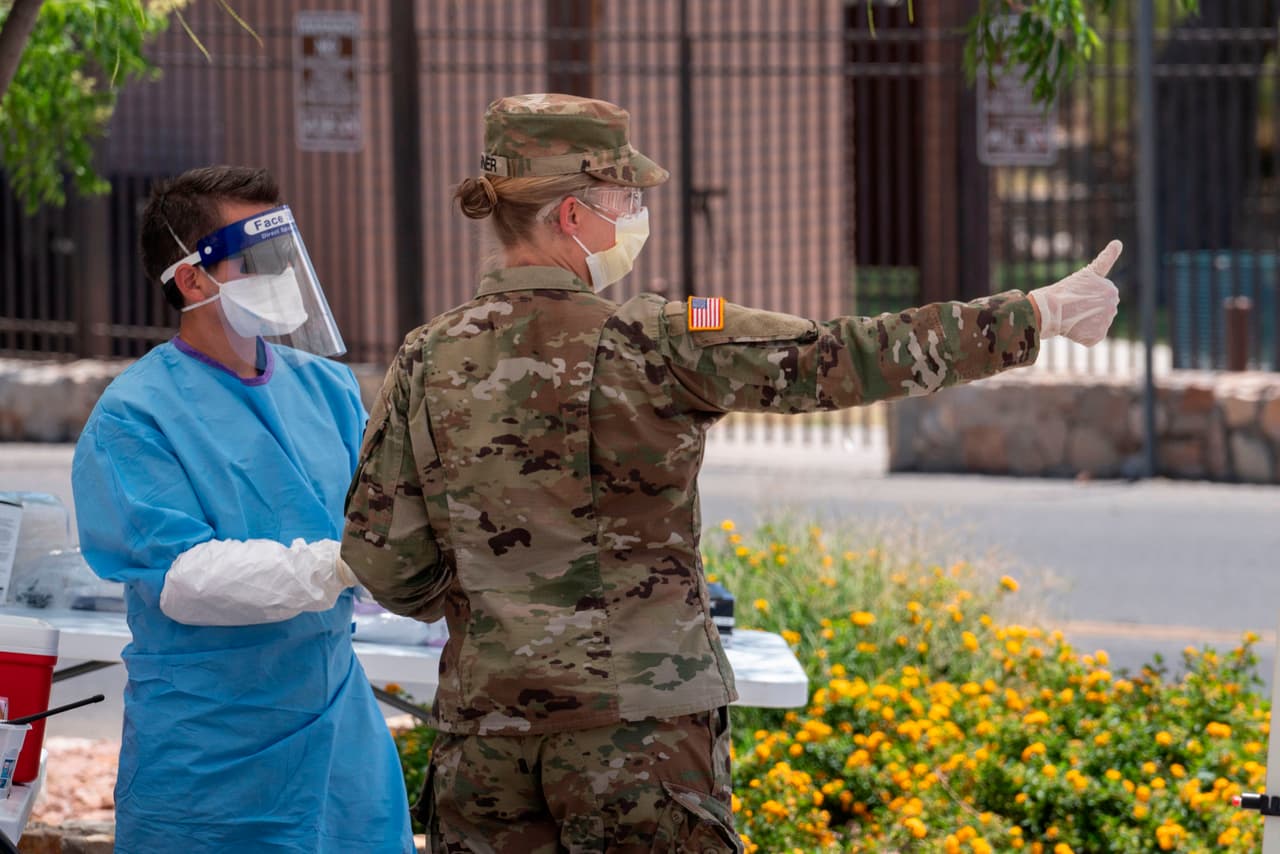 Dos semanas después de la reapertura de negocios, los casos de covid-19 van al alza, siguen surgiendo nuevos brotes.
<br>