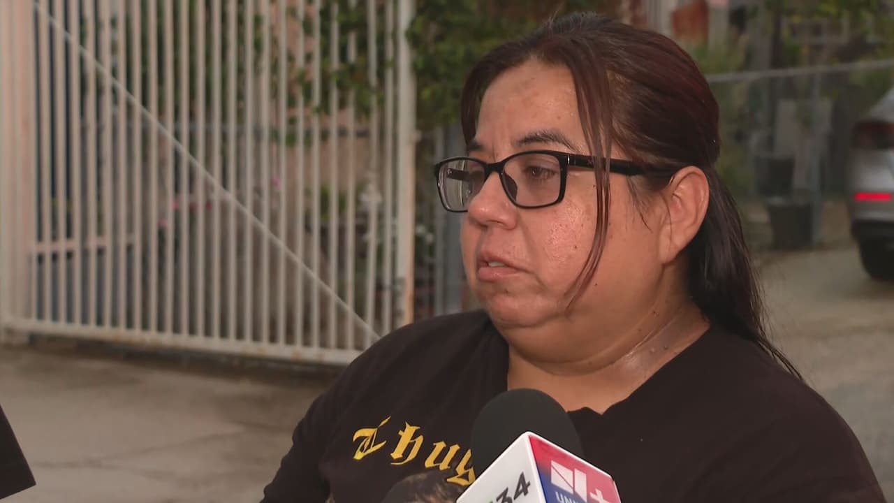 Miriam Ambriz asistió al homenaje porque su hija compartió algunas clases con Celeste. Con emoción, recordó a la adolescente como una joven que solía sonreír y reírse, una imagen que, asegura, permanece en la memoria de quienes llegaron a conocerla.