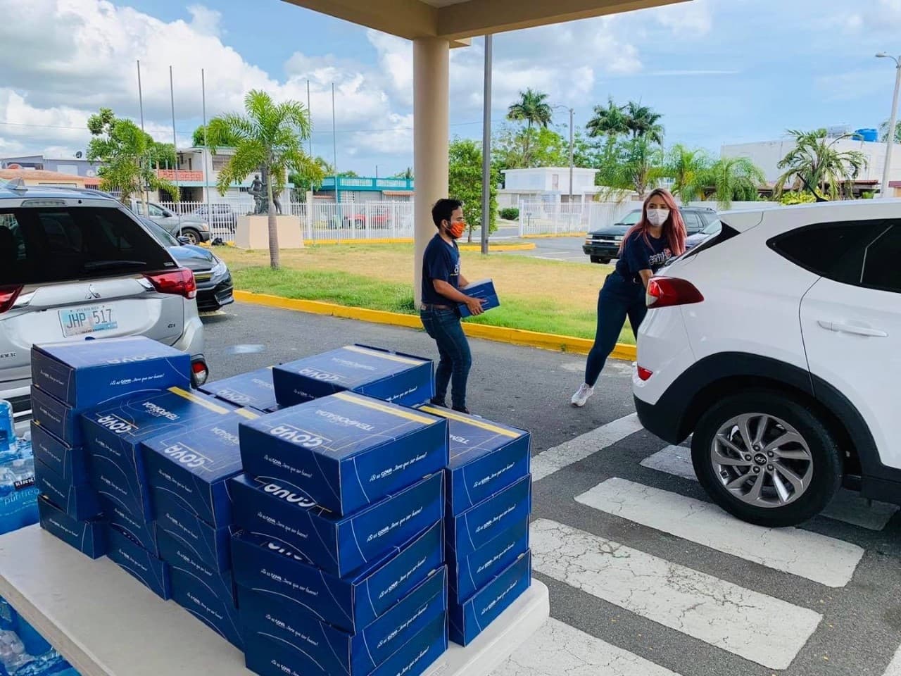 “Seguiremos identificando familias e individuos para llevarles la compra, estaremos creando otras iniciativas para impactar a las personas que han perdido sus empleos y estamos trabajando una iniciativa para nuestros niños y niñas.”