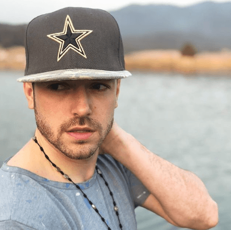 "Me estoy estrenando como compositor en este disco, también plasmé muchísimas de mis ideas en la parte de la producción; trabajé de la mano con Toy Selectah y eso es algo que a mí me llena de felicidad y alegría".