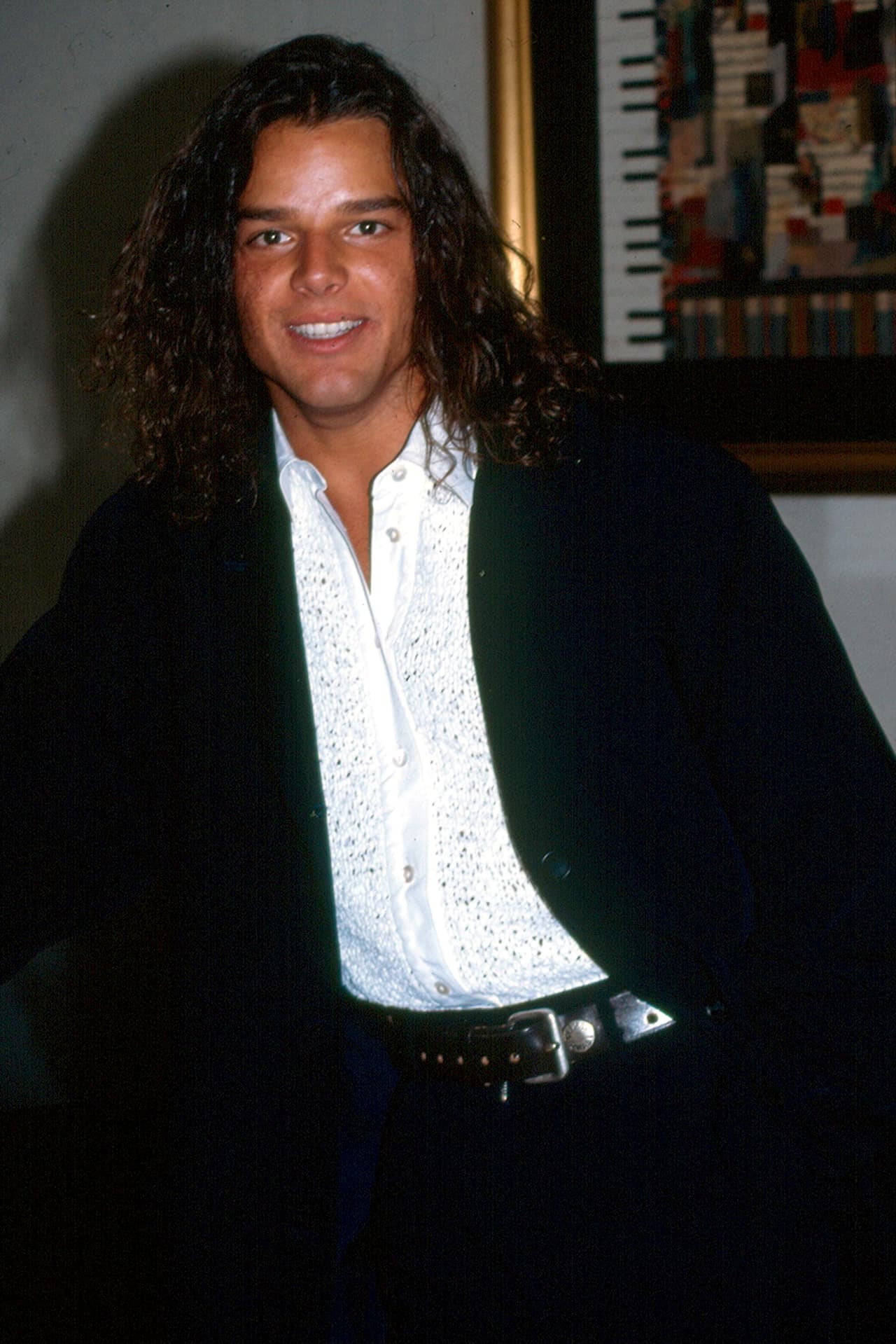 Ricky instaló en México en 1990, para participar en teatro en la obra 'Mamá Ama el Rock', junto con Angélica Vale.