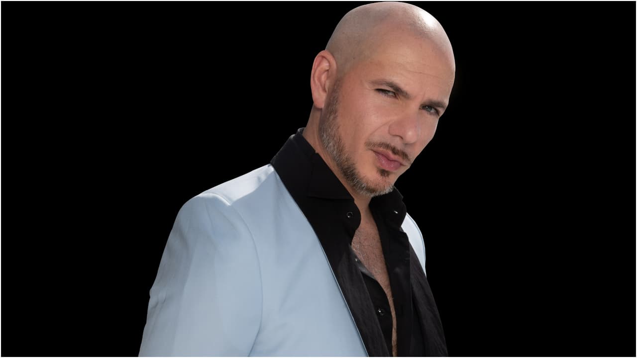 Pitbull actuará en los Latin AMAs 2023