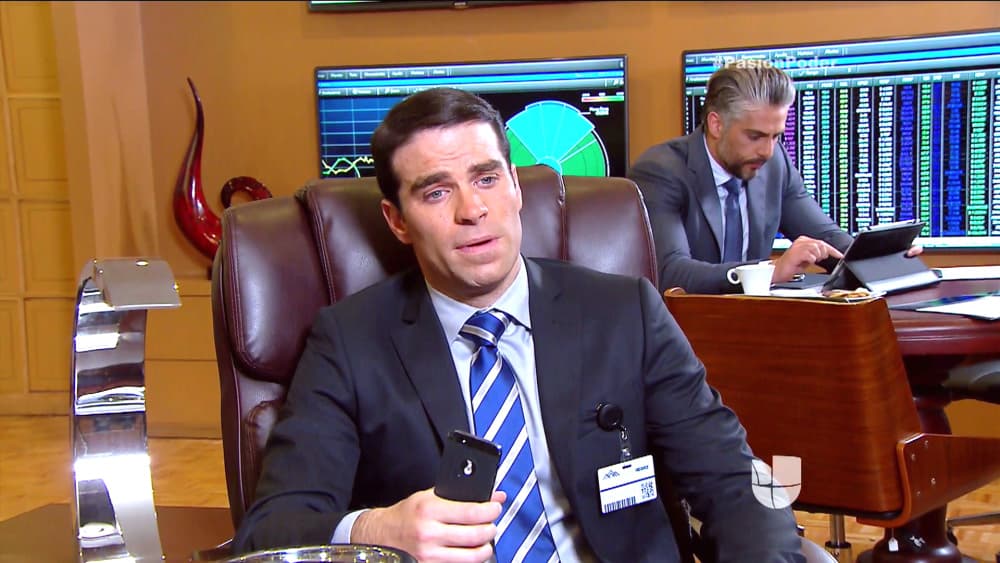 En Pasión y Poder, Erick cayó redondito en la trampa que planeó Eladio contra los Montenegro. ¿Descubrirá Arturo esta traición?