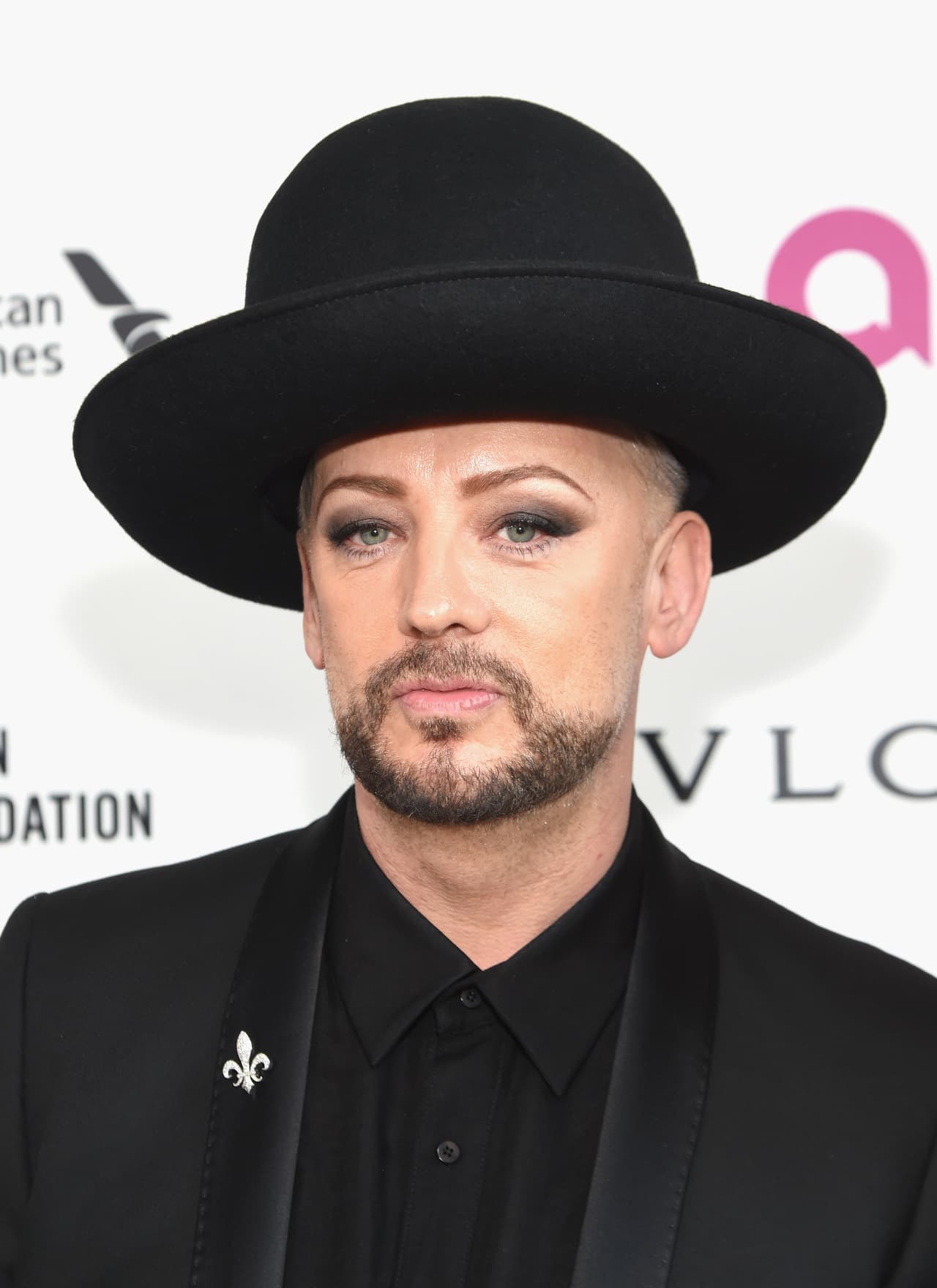BOY GEORGE. También se unió a la cadena de emotivos mensajes para los afectados en la tragedia.