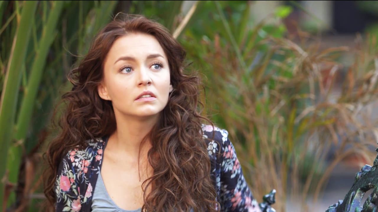 A pesar de no tener muchos recuerdos de los primeros años de su vida, Ana Lucía tiene recurrentes sueños y pesadillas en los que ve a tres niñas.