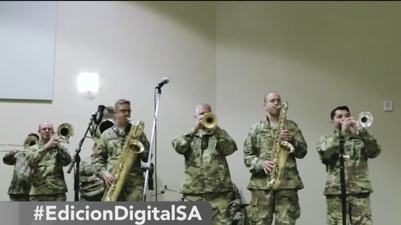 Esta banda de San Antonio está integrada por un grupo de militares biculturales y bilingües