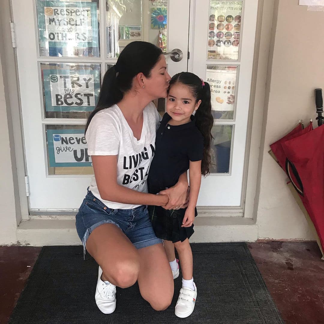 No solo Gael está feliz de pasar las mañanas enteras con su mamá, sino también Giulietta porque ahora recibe un beso de despedida cada que llega a la escuela.