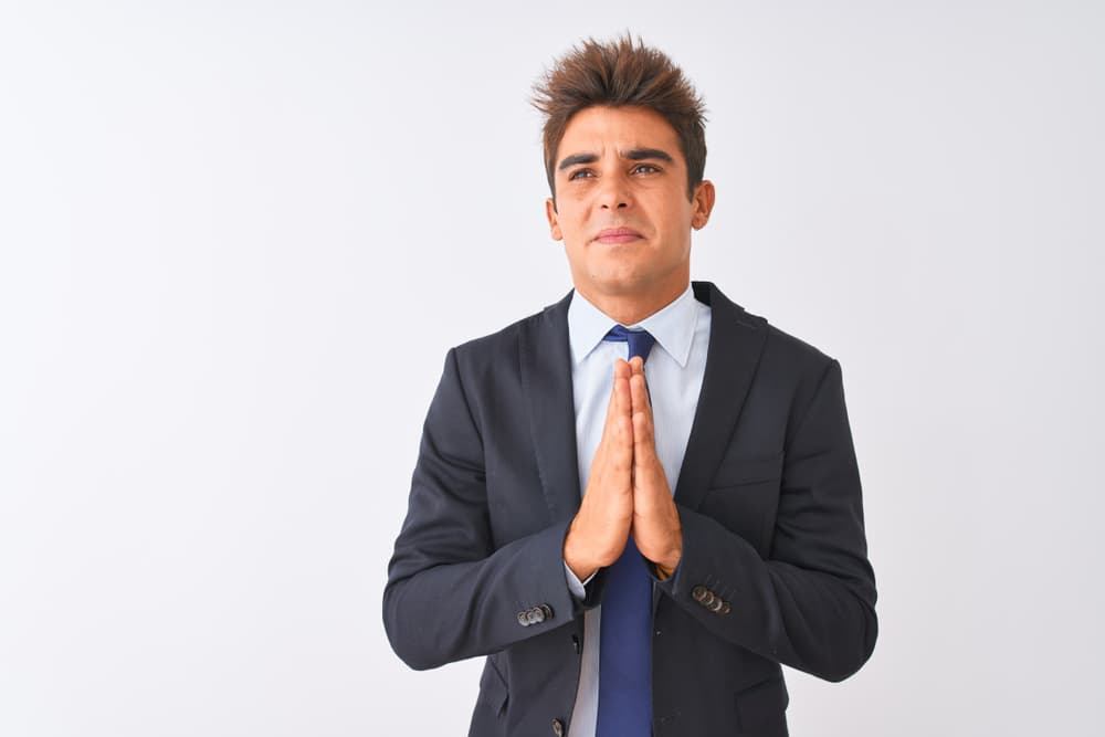 Así que no te asombres cuando esa persona que te engañó en algún momento, abre su corazón. Si puedes y tienes las condiciones para decir, no importa, vamos a aprender de lo que pasó y empezar de nuevo, hazlo.