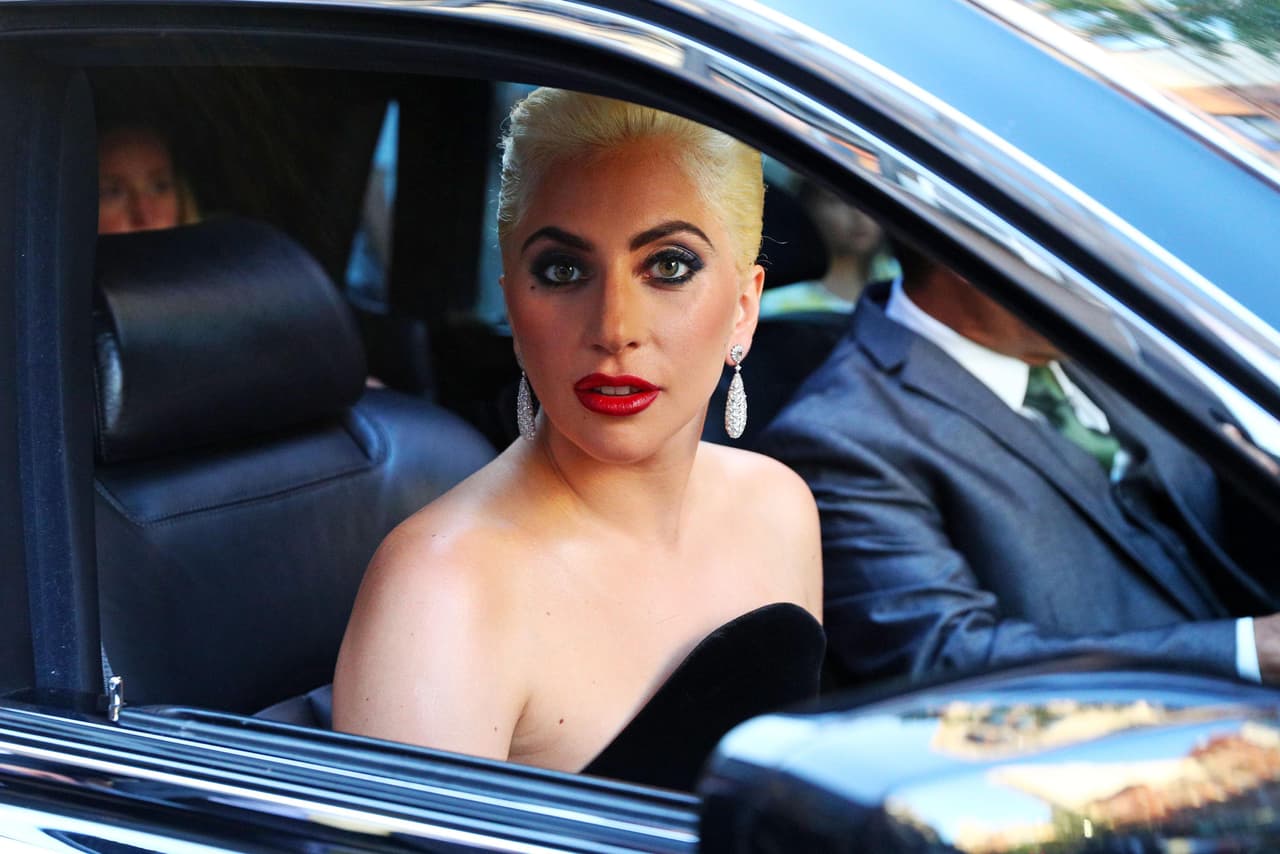 La actriz y cantante robó miradas en la fiesta de Tony Bennett.