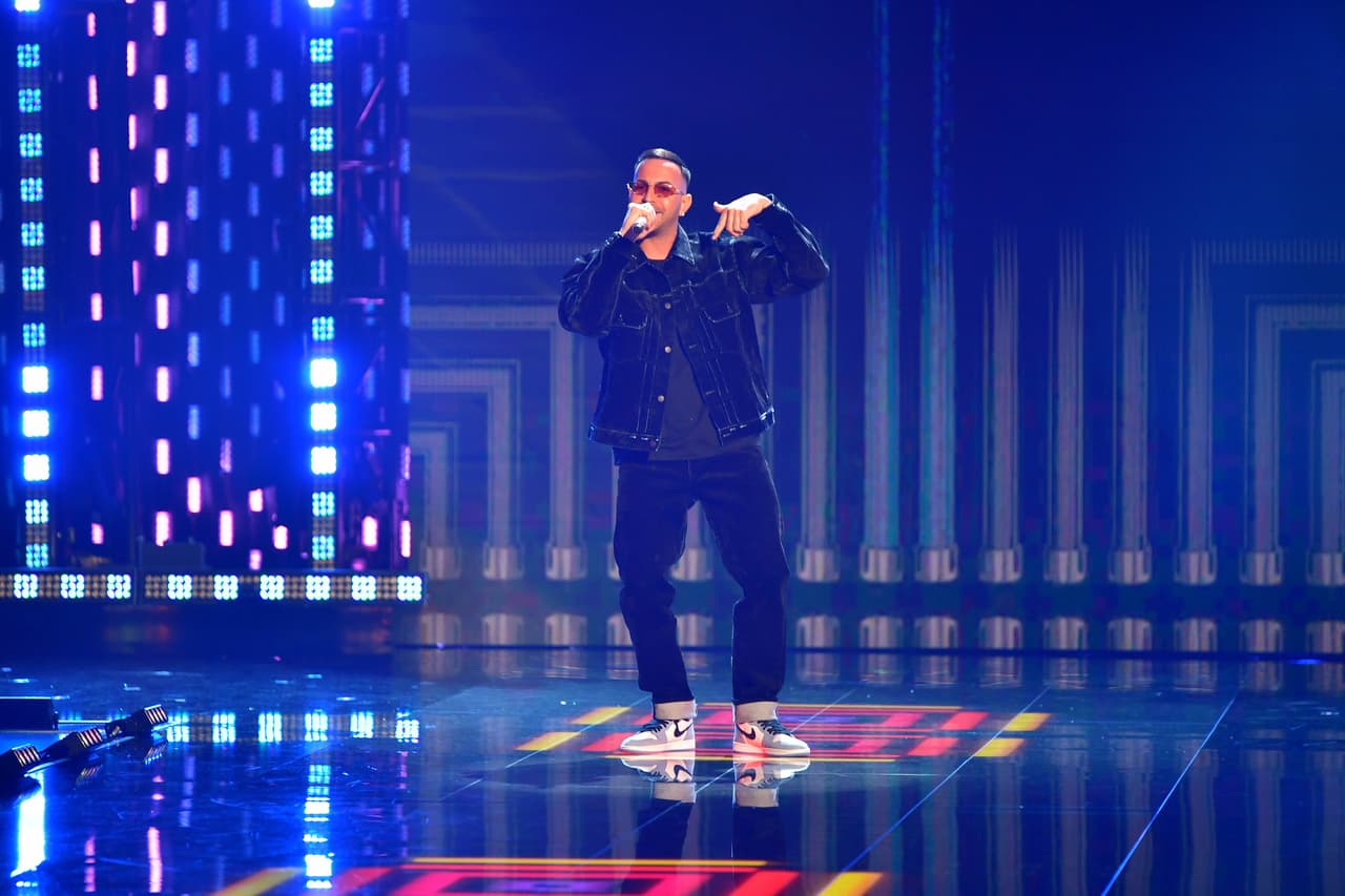 Justin Quiles fue otro de los artistas que encendieron el escenario de Nuestra Belleza Latina y lo hizo con su canción 'Loco'.