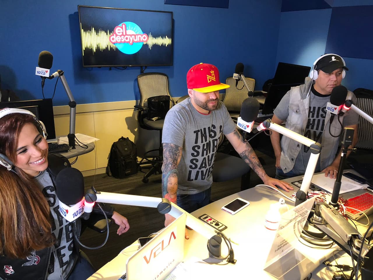 <b><a href="https://www.facebook.com/NachoOfficial/">Nacho</a></b> también se metió a
<b>El Desayuno</b> y platico de su labor con
<b><a href="https://www.univision.com/temas/st-jude-childrens-research-hospital">St. Jude</a></b>.
<br>
<br>
<b>DONA AQUÍ: <a href="http://bit.ly/UnidosConStJude" target="_blank">bit.ly/UnidosConStJude</a></b>