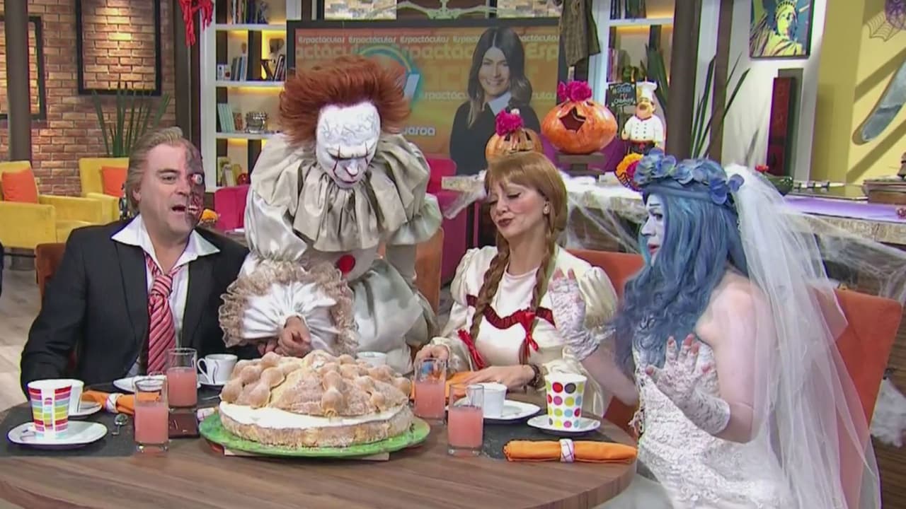 Un enorme pan de muerto no podía faltar para aderezar la celebración.