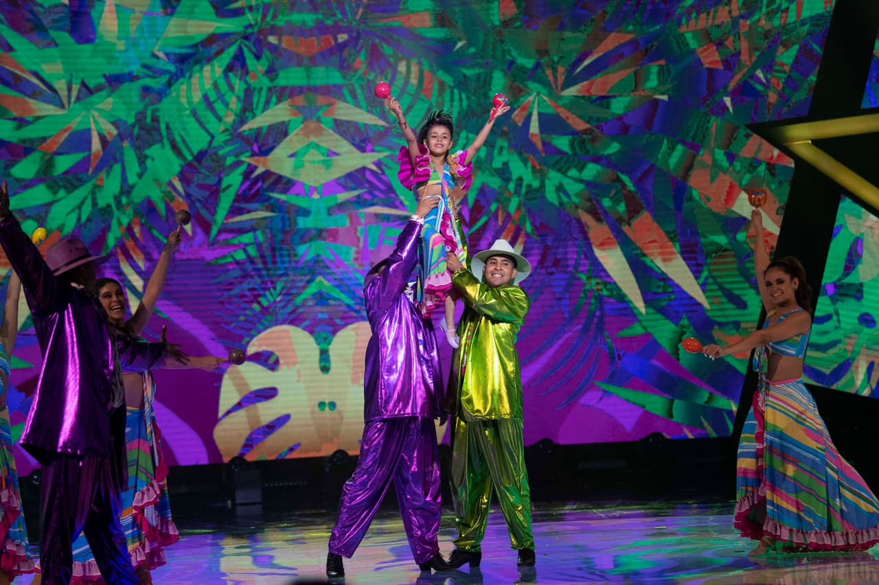 Durante la semifinal, Liani tuvo un performance individual de baile, pero también se ha destacado por sus números de actuación y lip sync.