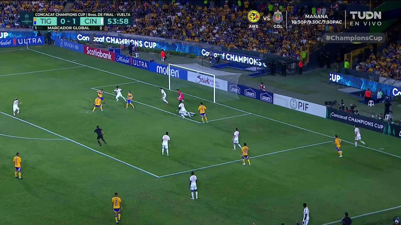 ¡Perdona Tigres! ¡Locura en el área y nadie remata a portería!