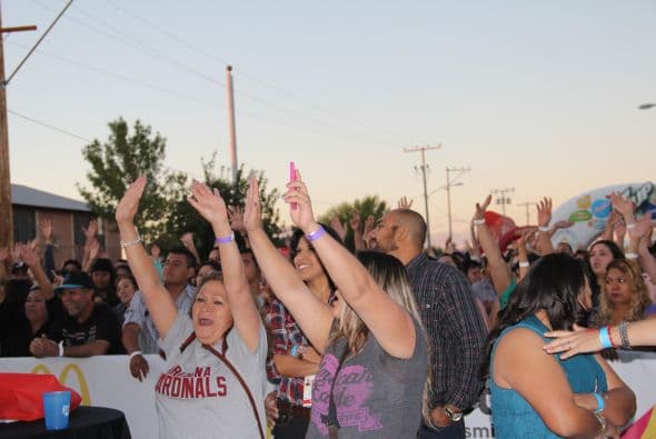 Cientos de personas disfrutaron de la tremenda celebración del Latin Grammy Street Party en Phoenix, donde estuvieron presentes varias agrupaciones nominadas a los premios GRAMMY® Latino incluyendo: Conjunto Primavera, Voz de Mando y Los Canarios de Michoacán. Esta fenomenal fiesta es un preámbulo a la gran noche de la música con la edición 15 de los premios anuales del GRAMMY Latino. Además de disfrutar de lo mejor de la música, los fans pudieron ganar premios y conocer a personalidades de Televisión y Radio de Univisión Arizona.
