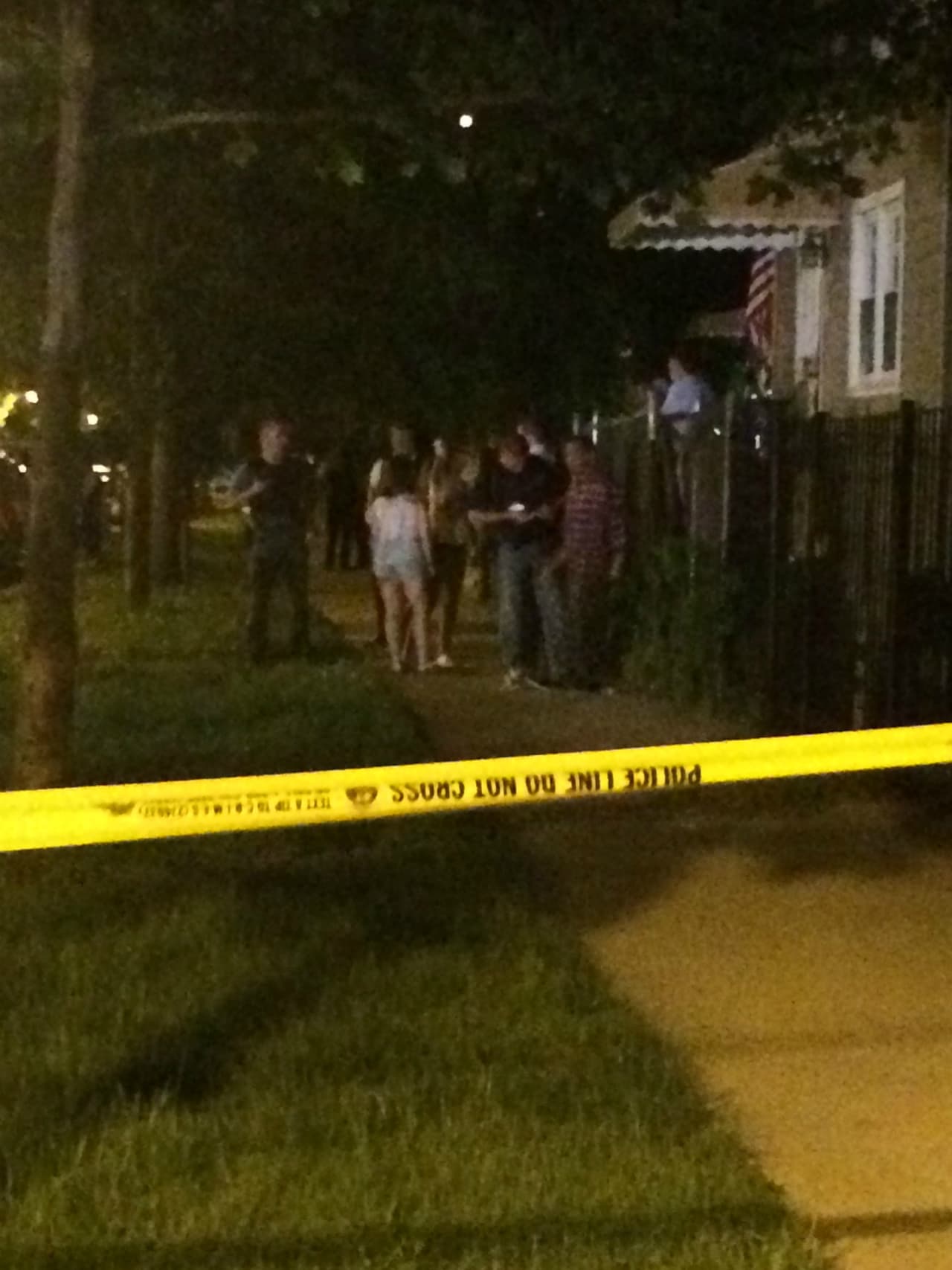 Una niña de seis años recibió un disparo en la espalda la noche del lunes en el vecindario de Logan Square.