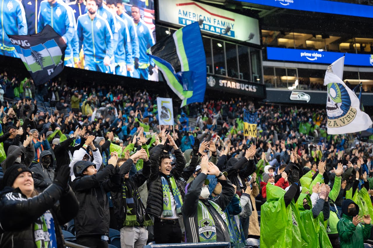 Pese a caer en casa ante Nashville SC, los hinchas llenaron el Lumen Field el domingo por la noche.
<br>