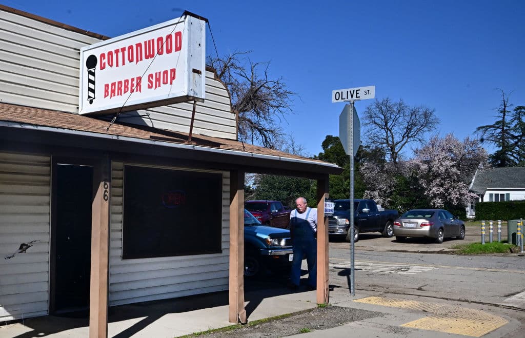 Hasta el fin de semana, 
<b><a href="https://www.univision.com/local/sacramento-kuvs/loteria-sacramento/mega-millions-premio-mayor-1-220-millones-ganador-shasta-norte-de-california" target="_blank">a Cottonwood, una comunidad con 6,000 residentes</a></b> aproximadamente, se le conocía por sus increíbles 
<b>atractivos naturales</b> y variedad de 
<b>actividades recreativas</b>. Ahora se le añade que una persona compró ahí 
<b>el boleto ganador de $1,220 millones</b> en Mega Millions. Se trató del quinto premio más grande en la historia de esta lotería electrónica.