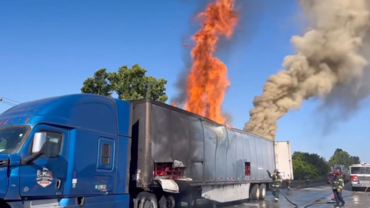 Reabren la Autopista 50 tras fuerte Incendio de tráiler en Sacramento