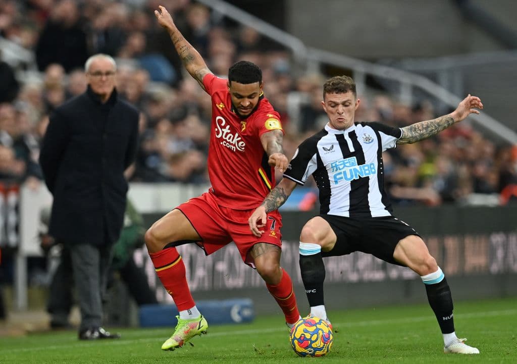 Aston Villa revive y empata 2-2 con el Manchester United, Norwich City sorprende y vence 2-1 al Everton y Newcastle y Watford repartieron los puntos tras el empate 1-1.