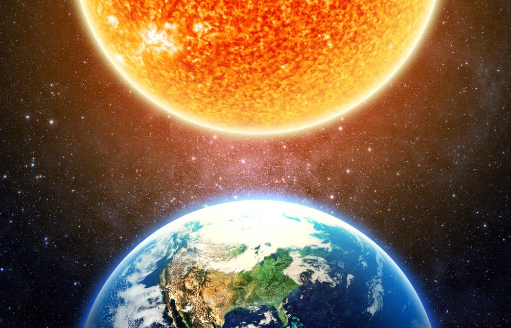 El afelio no es privativo de la Tierra, sino que ocurre en todos los planetas al estar más cercano o alejados del Sol en su recorrido alrededor del mismo.
<br>¿La Tierra avanza a menor velocidad? ¡Nuestros asuntos también!