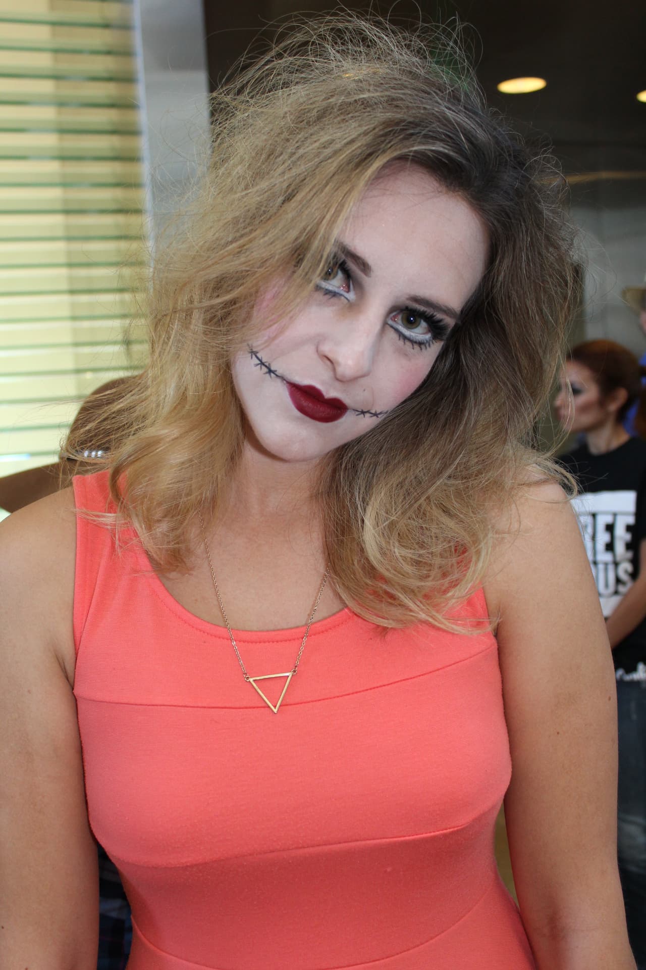 El equipo de Univision Los Angeles festejó Halloween a lo máximo y la gran fiesta contó con la presencia de personajes de la talla de Pitbull, Paquita la del Barrio, Donald Trump y hasta El Chapo.