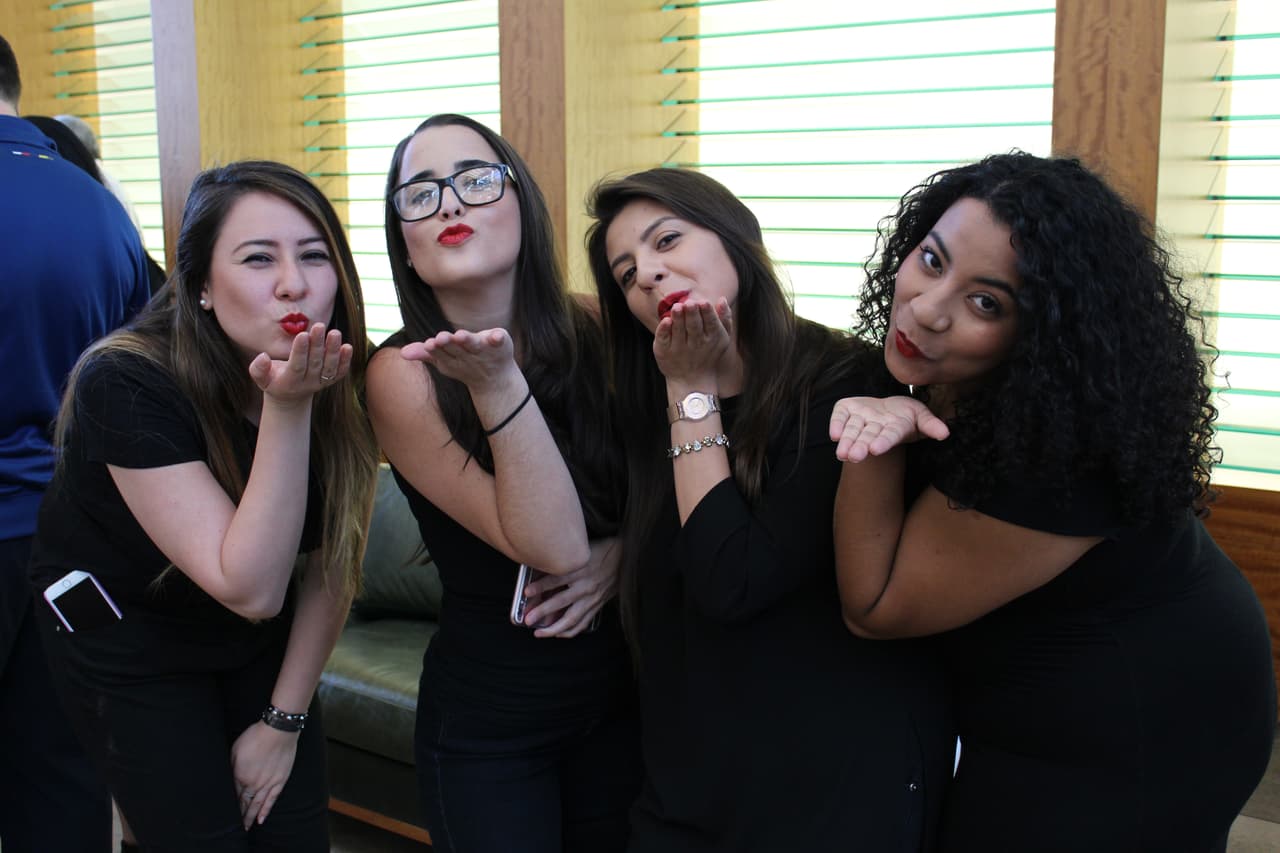 El equipo de Univision Los Angeles festejó Halloween a lo máximo y la gran fiesta contó con la presencia de personajes de la talla de Pitbull, Paquita la del Barrio, Donald Trump y hasta El Chapo.