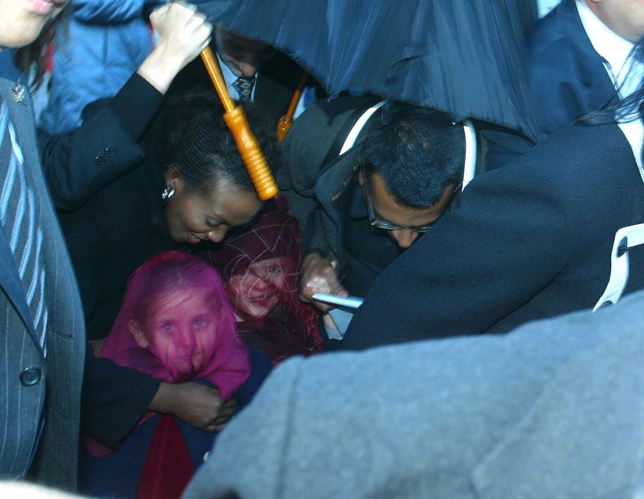 Michael Jackson protegía la identidad de sus hijos, Paris y Prince Michael, cubriendo sus rostros con velos o con disfraces.