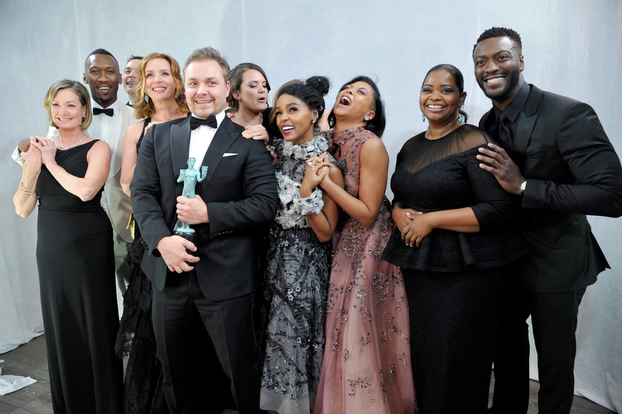 LOS ANGELES, CA - JANUARY 29: The cast and crew of Hidden Figures pose backstage at The 23rd Annual Screen Actors Guild Awards at The Shrine Auditorium on January 29, 2017 in Los Angeles, California. 26592_018 (Photo by John Sciulli/Getty Images for TNT)