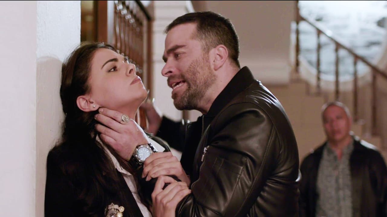 <b><a href="http://www.univision.com/series/la-piloto/alejandro-nones-es-oscar-lucio">Óscar Lucio</a></b> fue otro de los enemigos mortales de 'La piloto'. Desde un principio él la vio con malos ojos, pues sentía que le robaría todo la atención de su hermano 
<b><a href="http://www.univision.com/series/la-piloto/arap-bethke-es-john-lucio">John Lucio</a></b>.