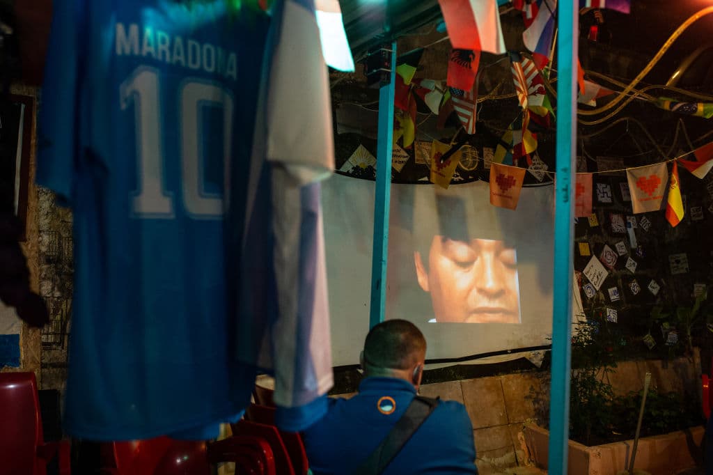 Así viven la muerte de Diego Armando Maradona en San Paolo.