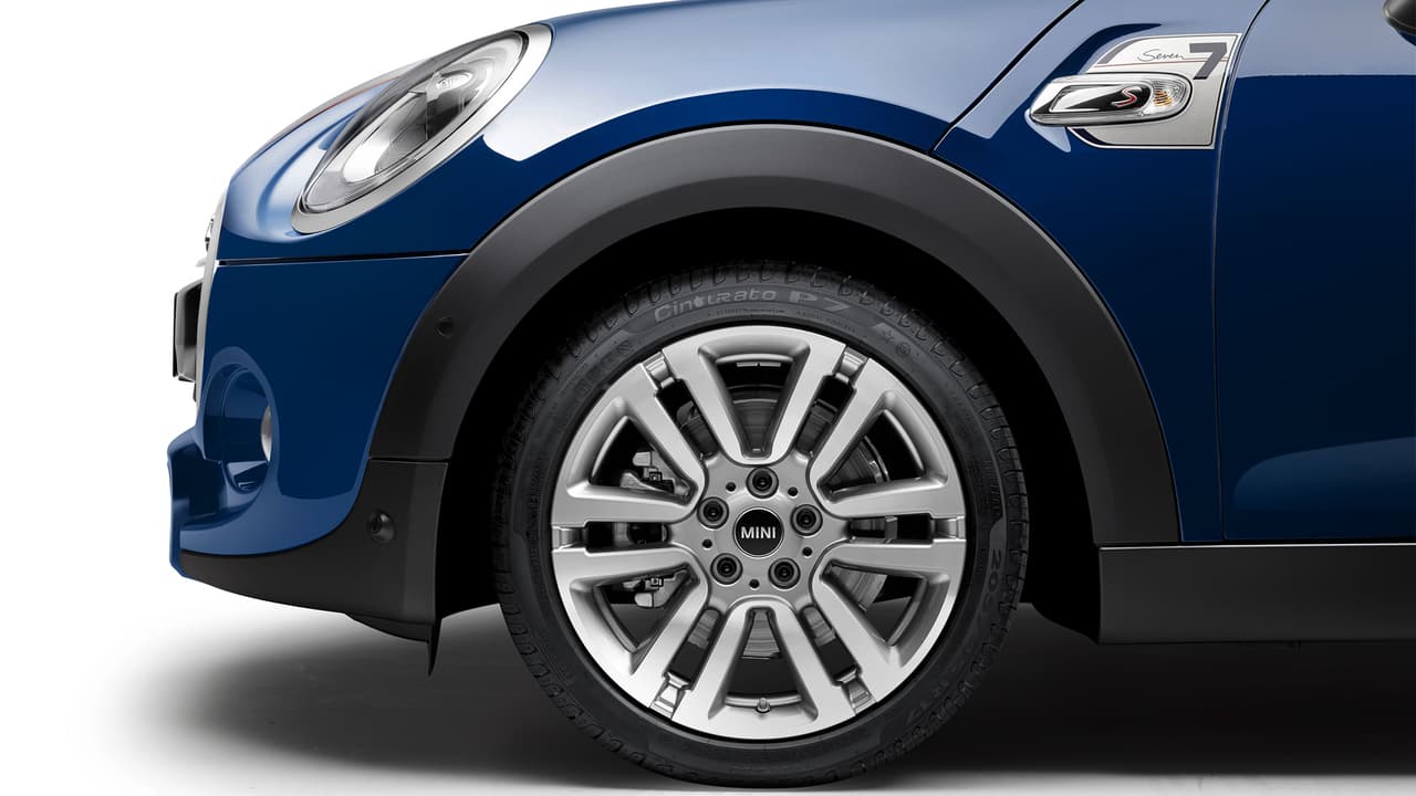Mini Seven 2016 llegará de serie con llantas de aleación de 17 pulgadas, aunque es posible optar por llantas de 18 pulgadas.