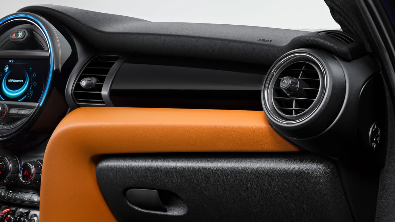 Para el interior es posible optar por 7 diferentes combinaciones, y otras 4 alternativas para el tablero.