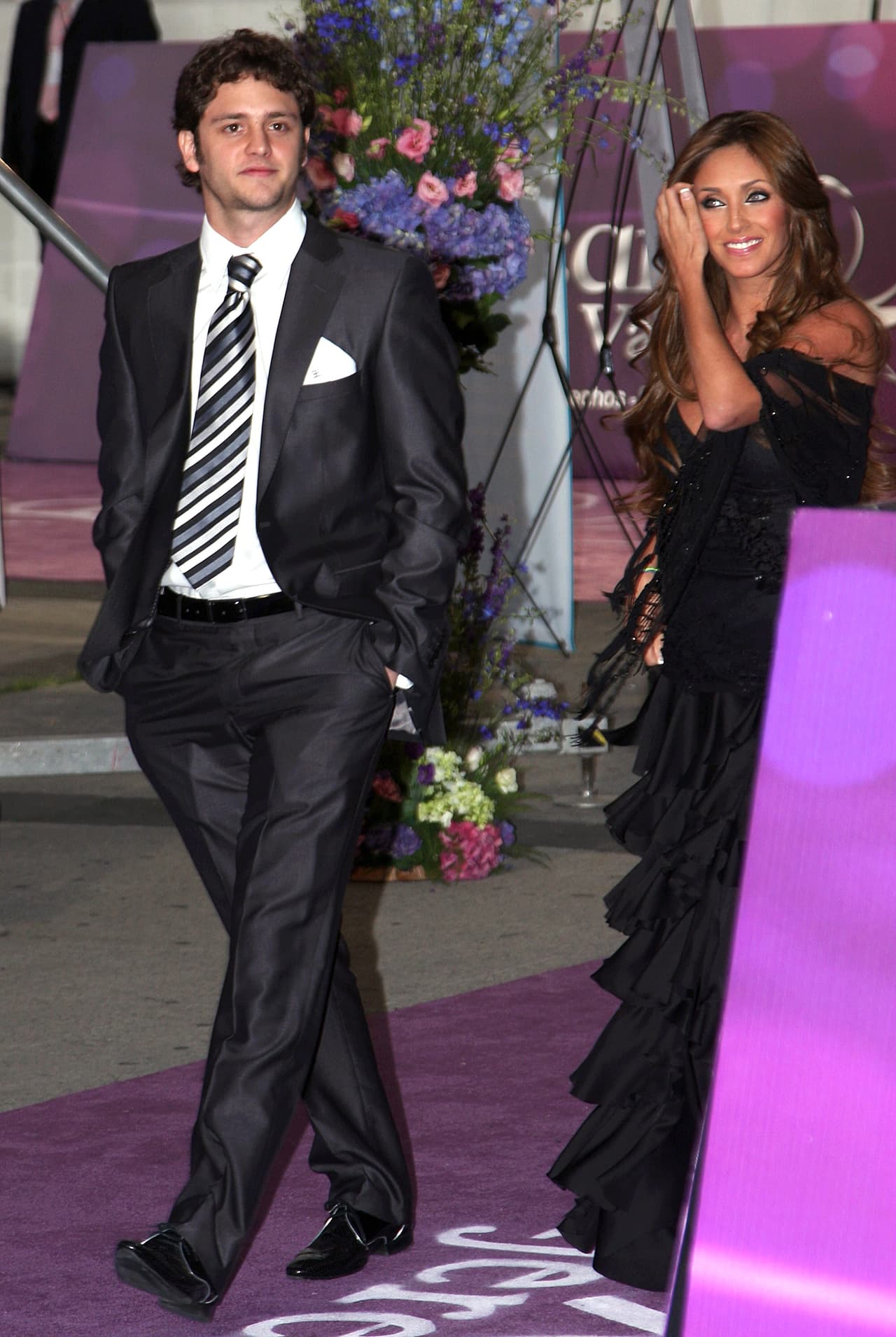 “Si en algún momento hice sentir mal a alguno de los seis, si en algún momento algo de mi persona hizo alguna cosita fea en el corazón de alguno de ellos, porque los seis estábamos muy vulnerables y en ese momento no lo ves, me hubiera gustado siempre darles felicidad y nunca causarles tristeza o enojo”.
<br>