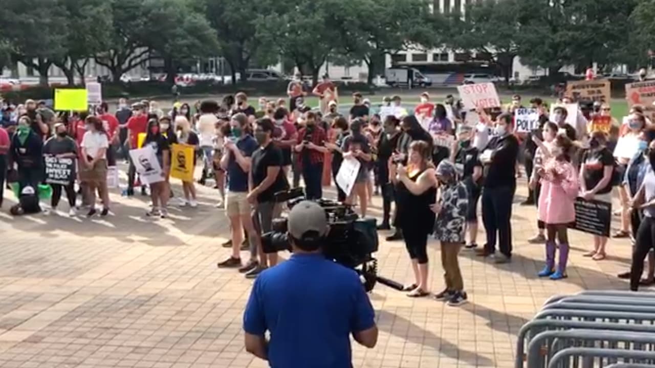 Con la reunión del miércoles se busca que el ayuntamiento realice recortes al presupuesto del Departamento de Policía de Houston