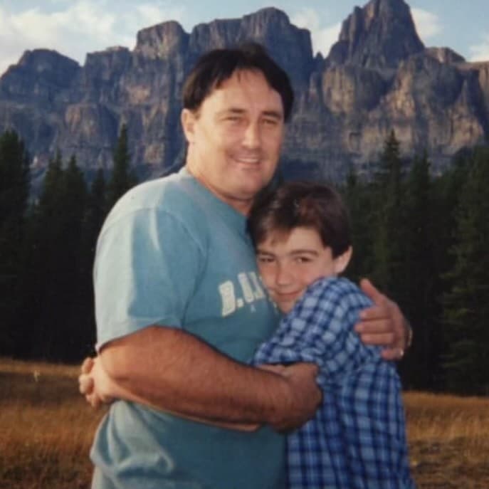 Drake Bell compartió una antigua foto junto a su padre