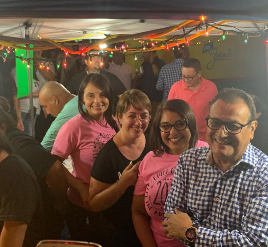 En el 1988 anunció que se retiraría de los escenarios, pero no lo hizo y siguió llevando el ritmo y sabor de su música a millones de fans alrededor del mundo. 
<br>