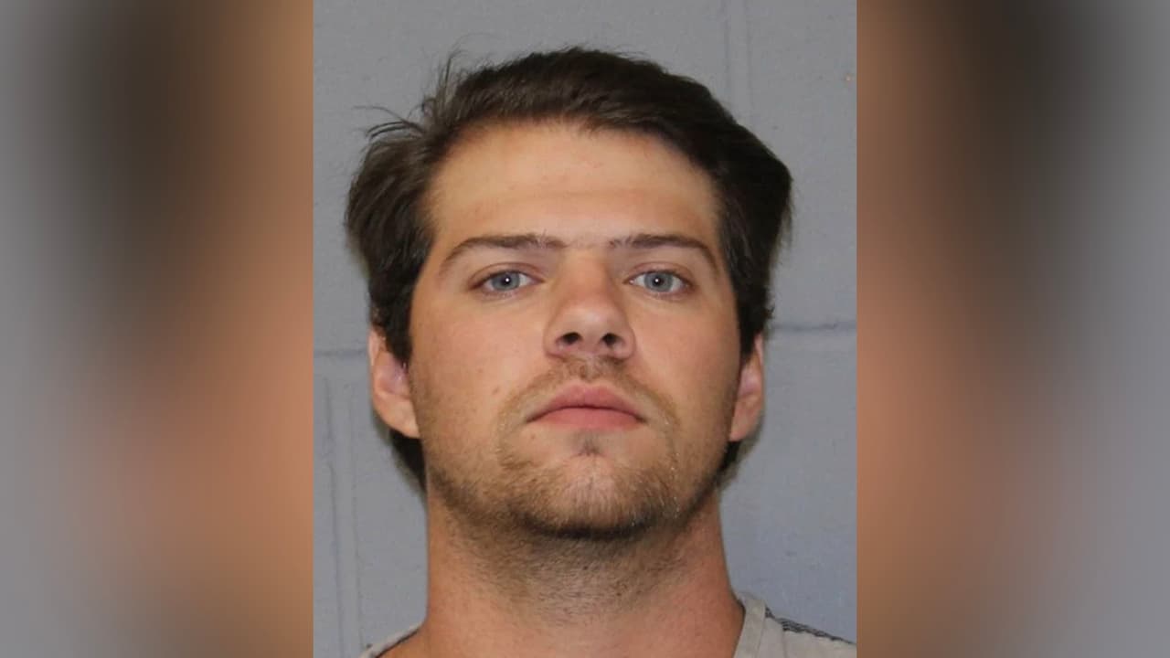 Dillon Passage, de 25 años, una de las estrellas de la serie de Netflix 'Tiger King', fue detenido por conducir bajo los efectos del alcohol la madrugada del domingo.