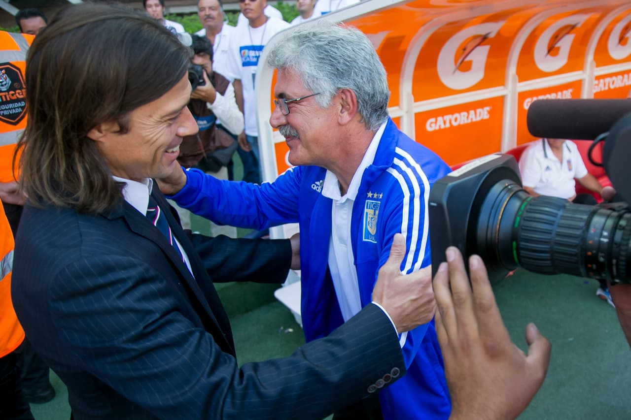 Antes del silbatazo inicial todo era risas entre ambos directores técnicos.