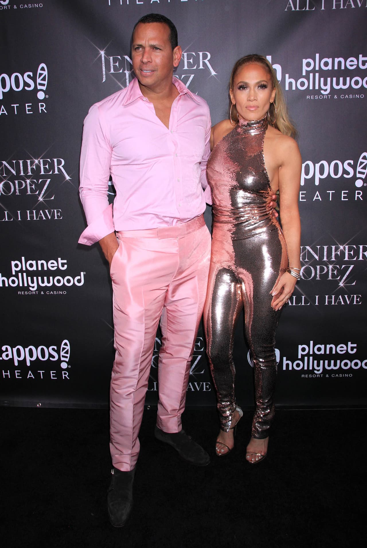 En esa ocasión A-Rod eligió un atuendo totalmente rosa con el que comparó el vestido elegido por la intérprete de ‘Dinero’ para el estreno de su nueva cinta.
<br>