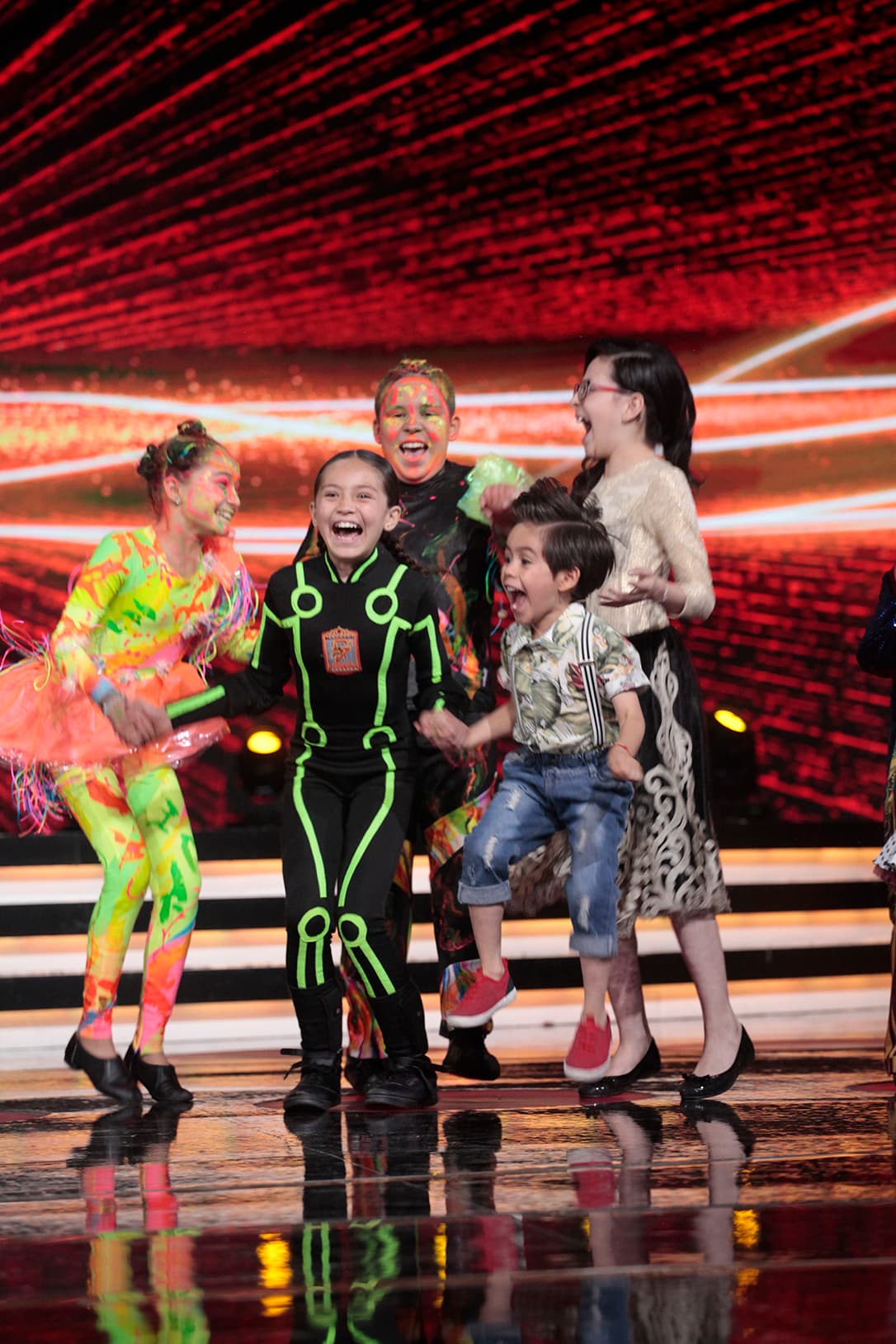 Los integrantes del escuadrón 'Mateo y los Súpersabios' son cinco de los afortunados en llegar a la final del programa infantil. Cuando se enteraron de que habían pasado, no pudieron ocultar su emoción. Aquí te damos algunas razones por las que deberías votar por ellos para que resulten ganadores.