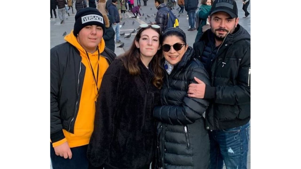 Victoria Ruffo y sus hijos