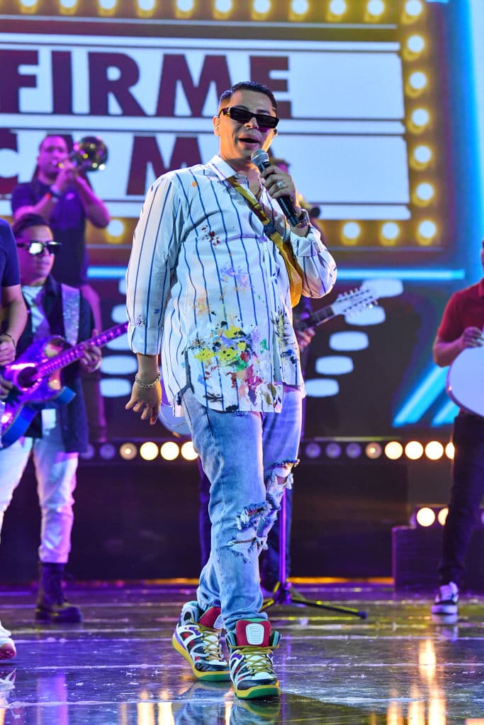 <b>Eduin Caz </b>
<br>El vocalista de Grupo Firme alarmó a sus seguidores luego de que su camioneta se viera involucrada en un aparatoso accidente que dejó el vehículo destrozado.