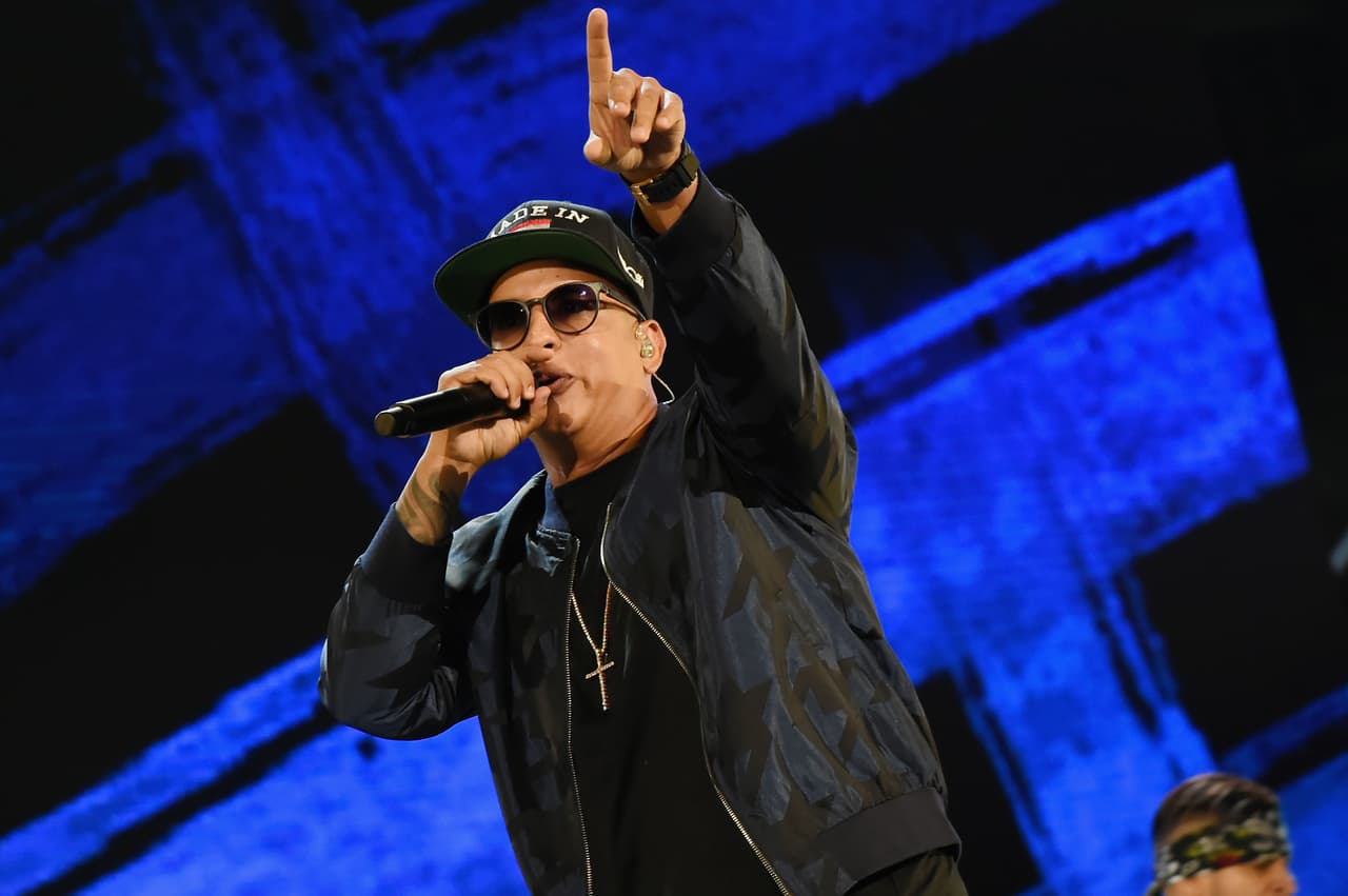 Daddy Yankee, sin embargo, no ha reaccionado a las nominaciones a GRAMMY. Tampoco se pronunció al ganar tres Latin GRAMMY junto a Luis Fonsi por 'Despacito' (incluso no fue a la ceremonia), 
<b><a href="http://www.univision.com/especiales/latin-grammy/despacito-domina-unos-latin-grammy-en-los-que-daddy-yankee-brilla-por-su-ausencia">pues "ha pasado página"</a></b> y está enfocado en nuevos proyectos como el video de 'Todo comienza en la disco' con Wisin y Yandel.