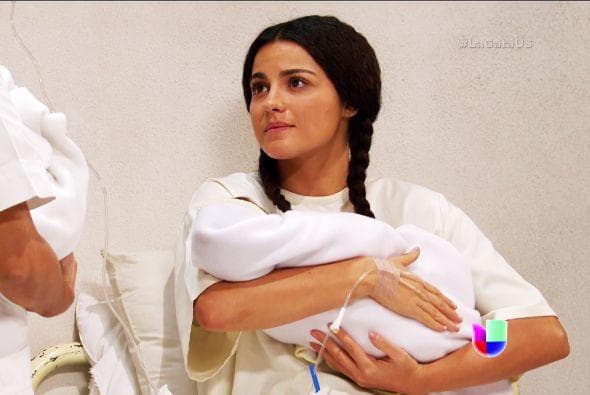 Y no sólo eso, Esmeralda trajo al mundo a dos bebitos; Pablo no se enteró.